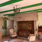 Le Manoir Des Remparts De Besse-et-Saint-Anastaise