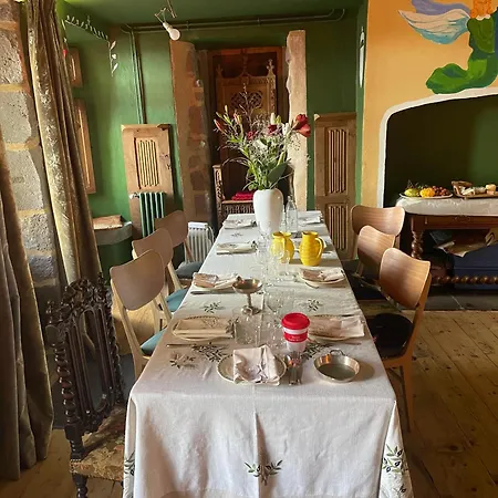 Le Manoir Des Remparts De بيت ضيافة *